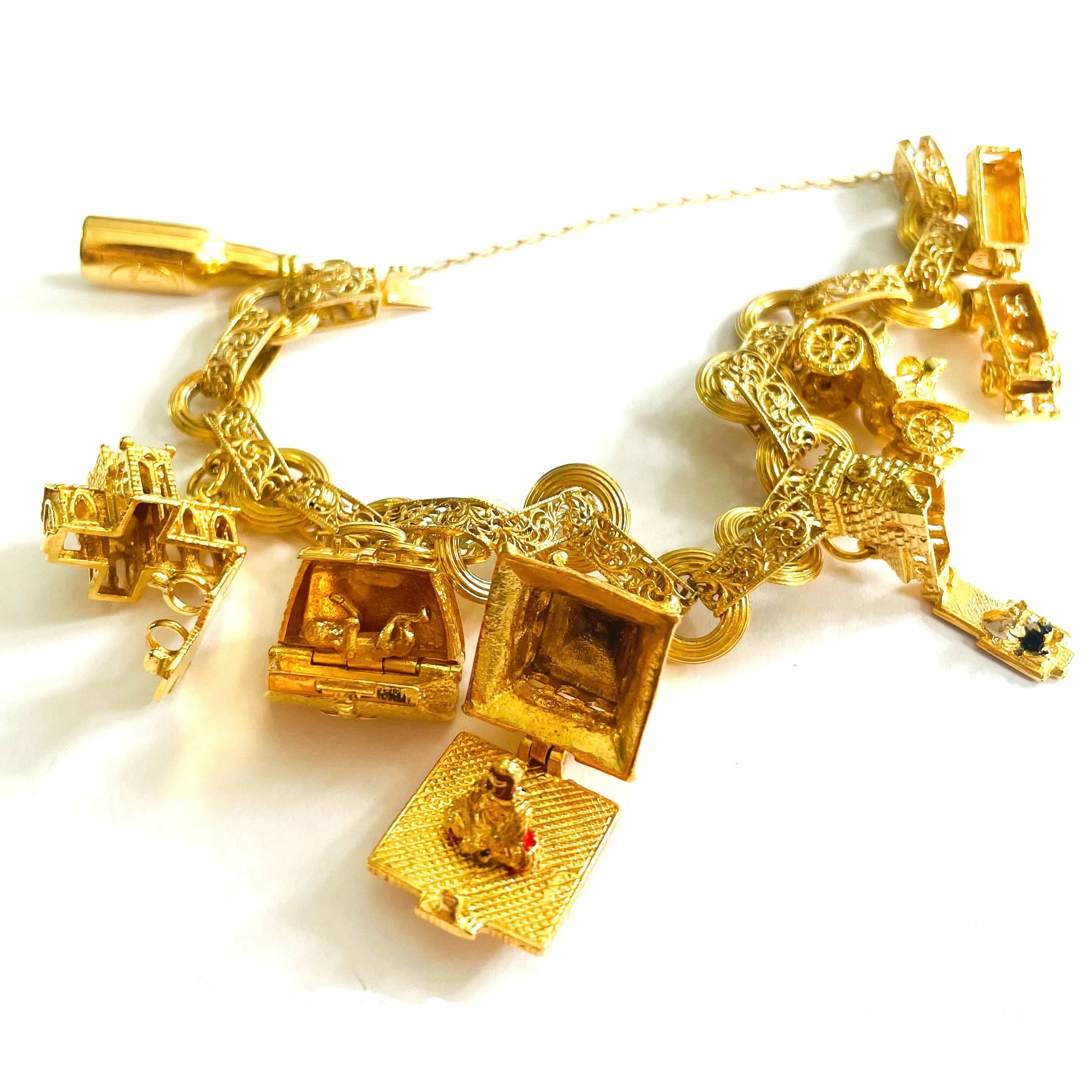 1950s 9KT Yellow Gold Charm Bracelet