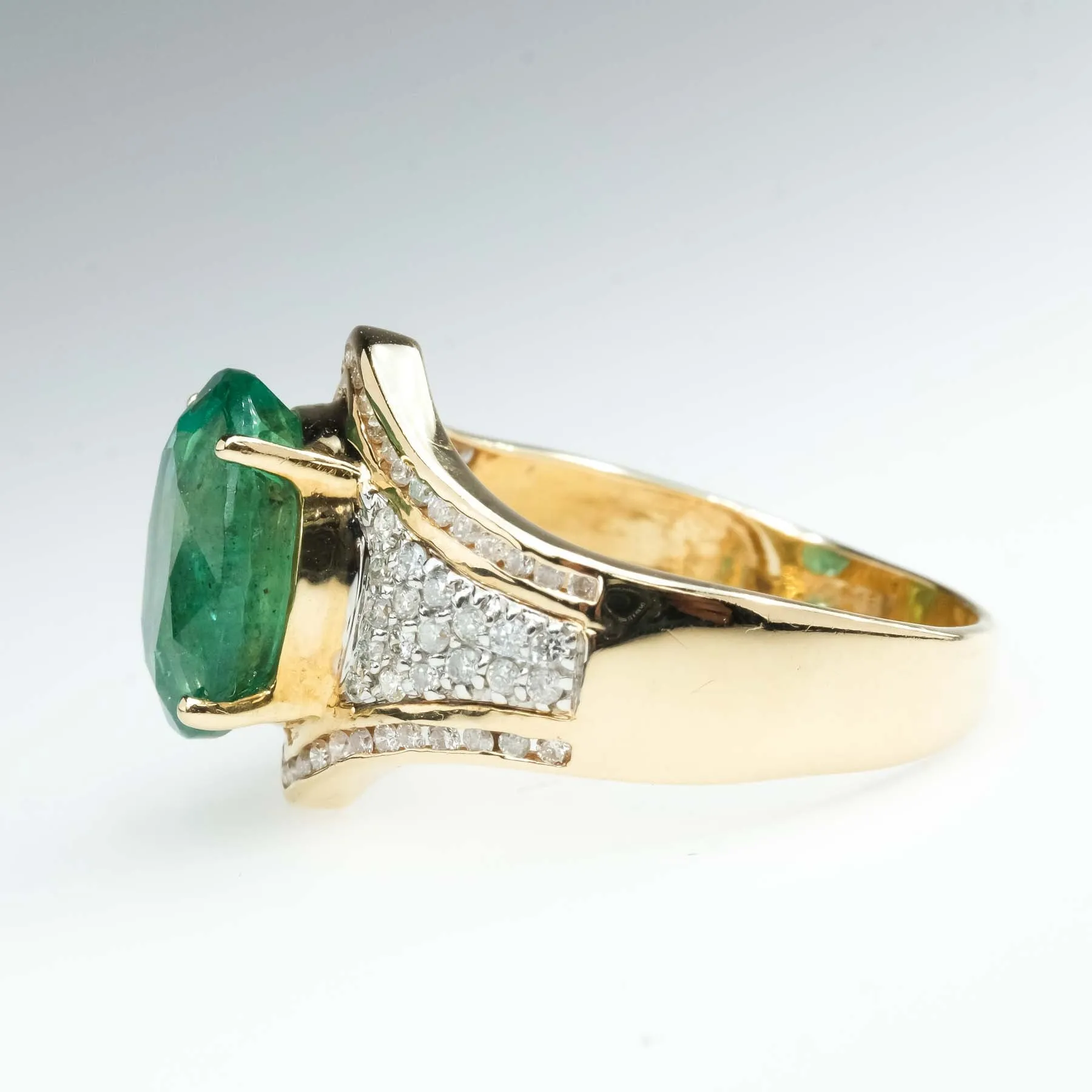 3.67ct Oval Natural Emerald and Diamond Accented Ring in 14K Yellow Gold