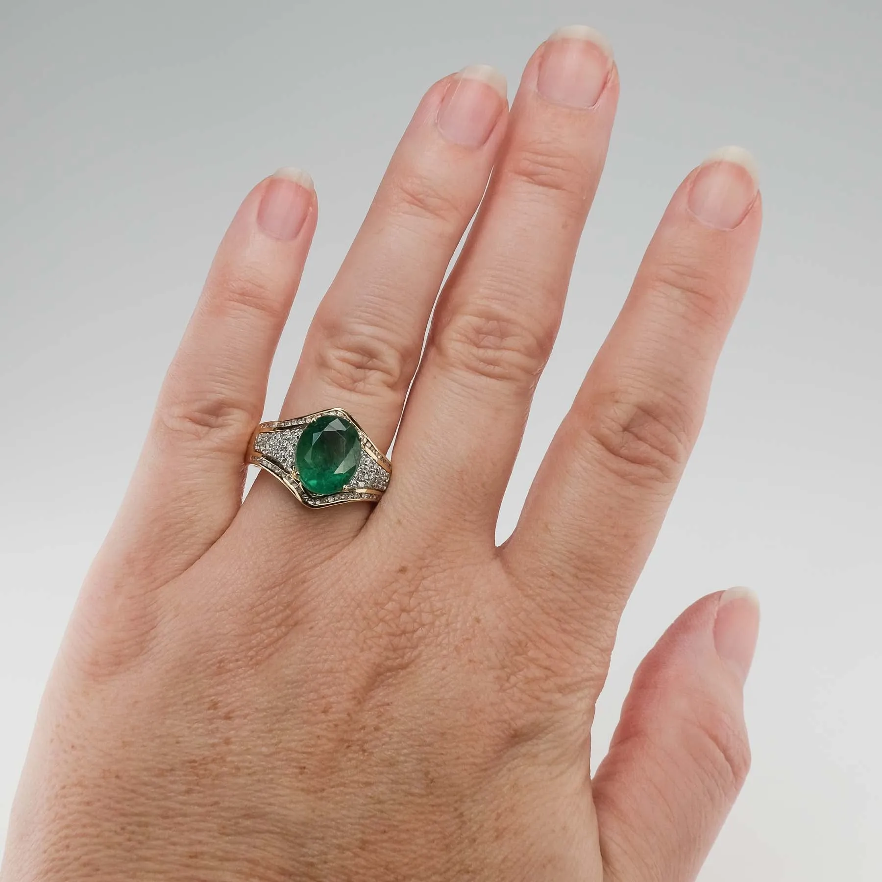 3.67ct Oval Natural Emerald and Diamond Accented Ring in 14K Yellow Gold