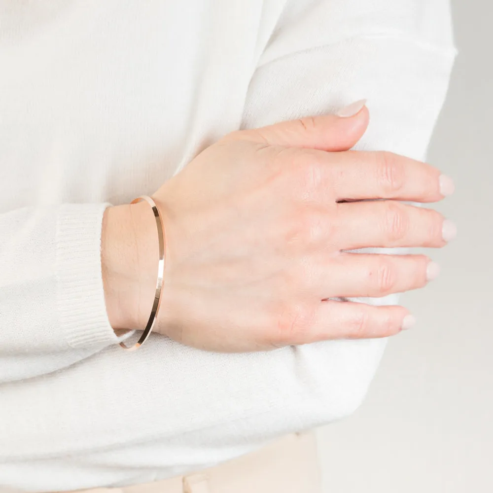 9ct Rose Gold Knife Edge Pattern Bangle