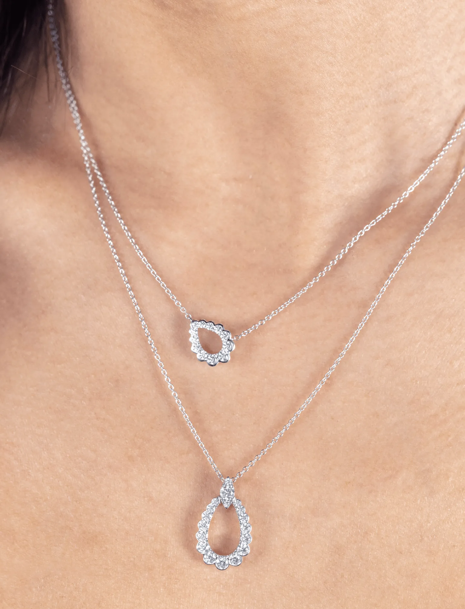 HEARTS ON FIRE - AERIAL REGAL TEARDROP PENDANT